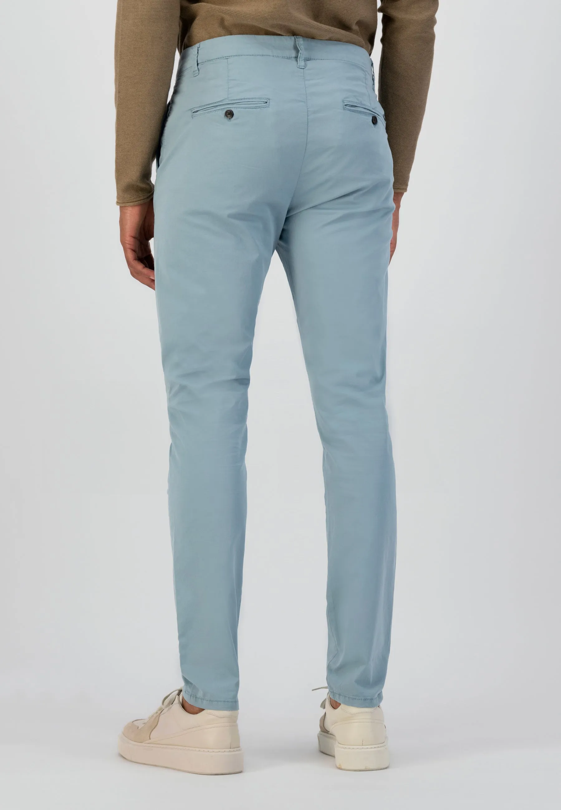 Charlie Slimfit Chino: Medium Blue