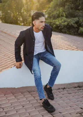 Dark Blue Lapel Shacket & Trendsetter Jeans Look