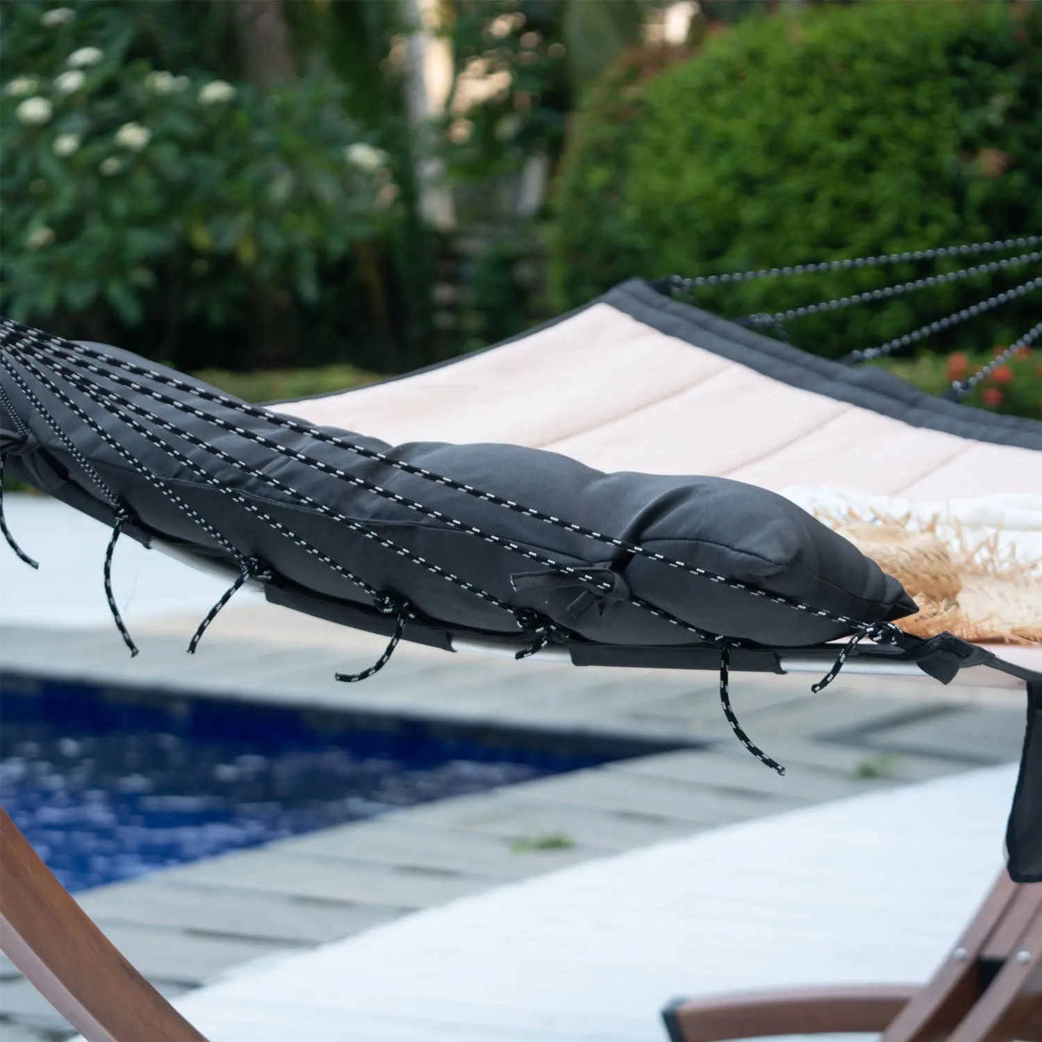 Double Hammock with Curved Spreader Bar