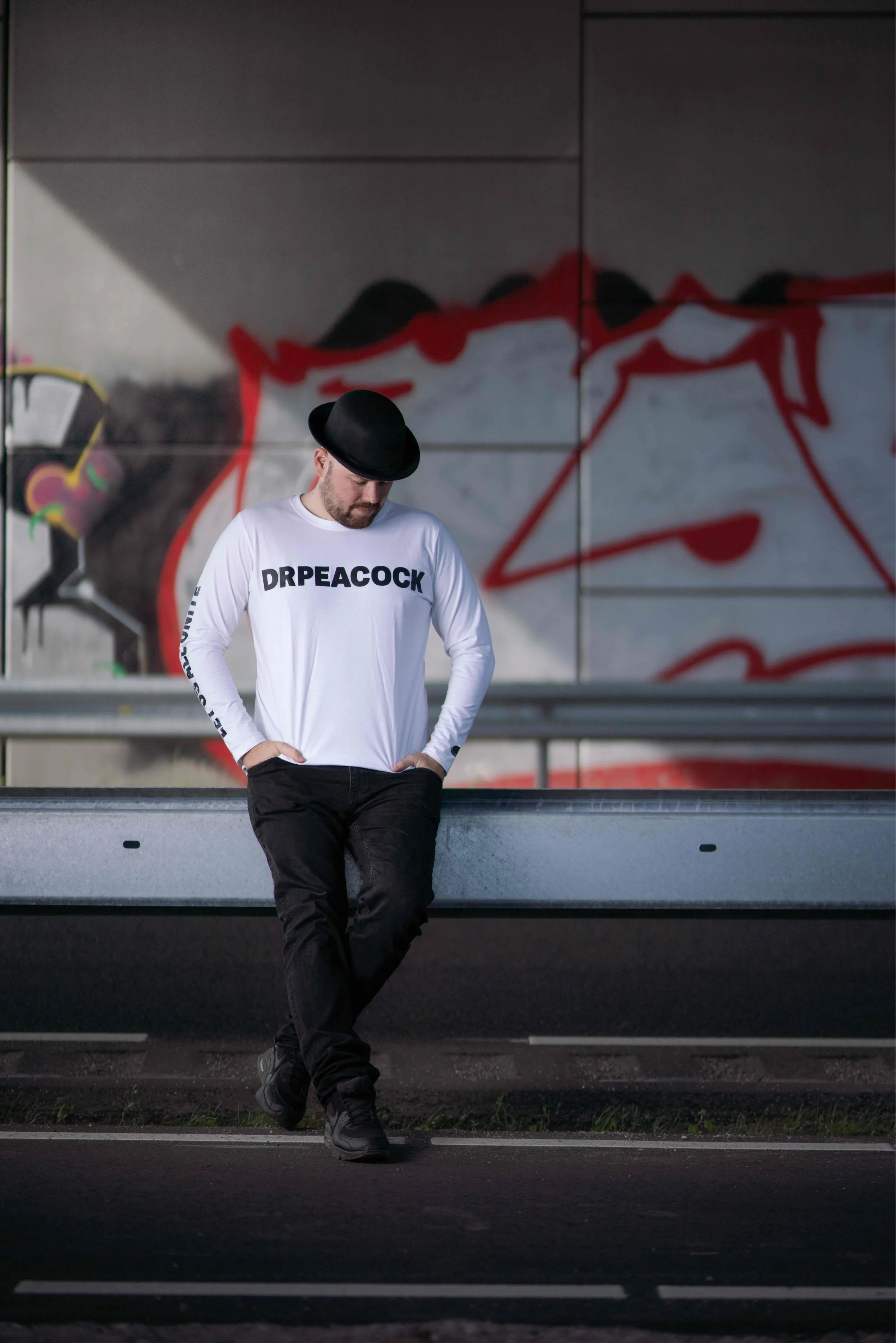 Dr. Peacock - Billie T-shirt Long Sleeve (White/Black)