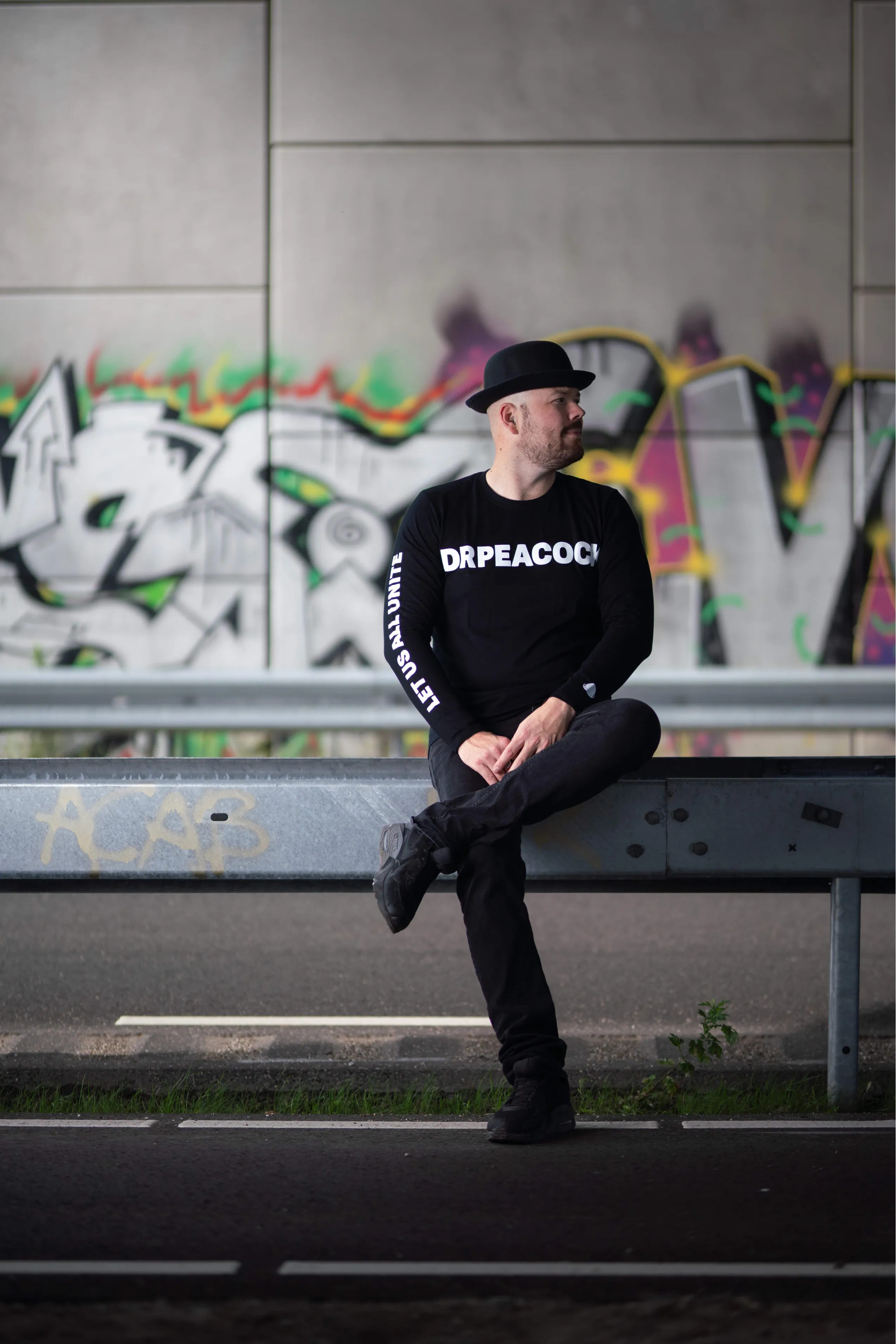 Dr. Peacock - Billie T-shirt Long Sleeve (White/Black)