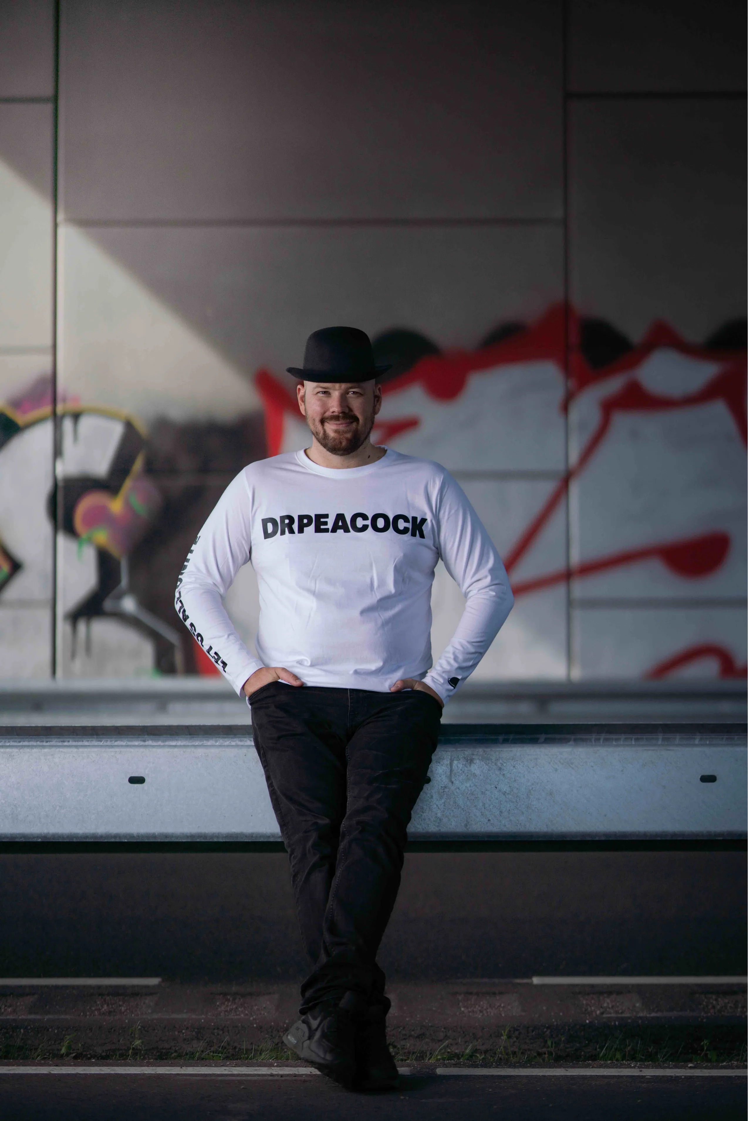 Dr. Peacock - Billie T-shirt Long Sleeve (White/Black)