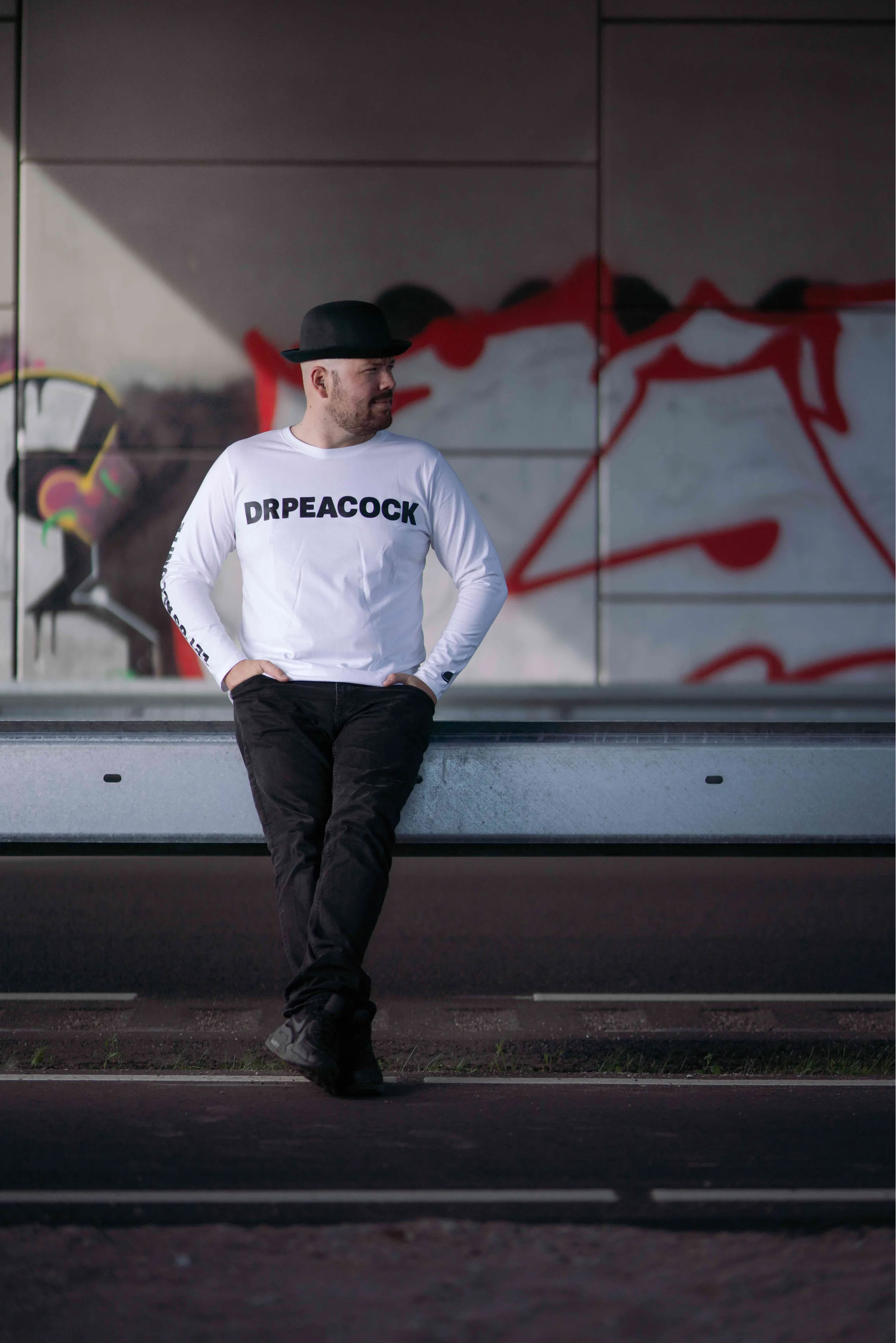 Dr. Peacock - Billie T-shirt Long Sleeve (White/Black)