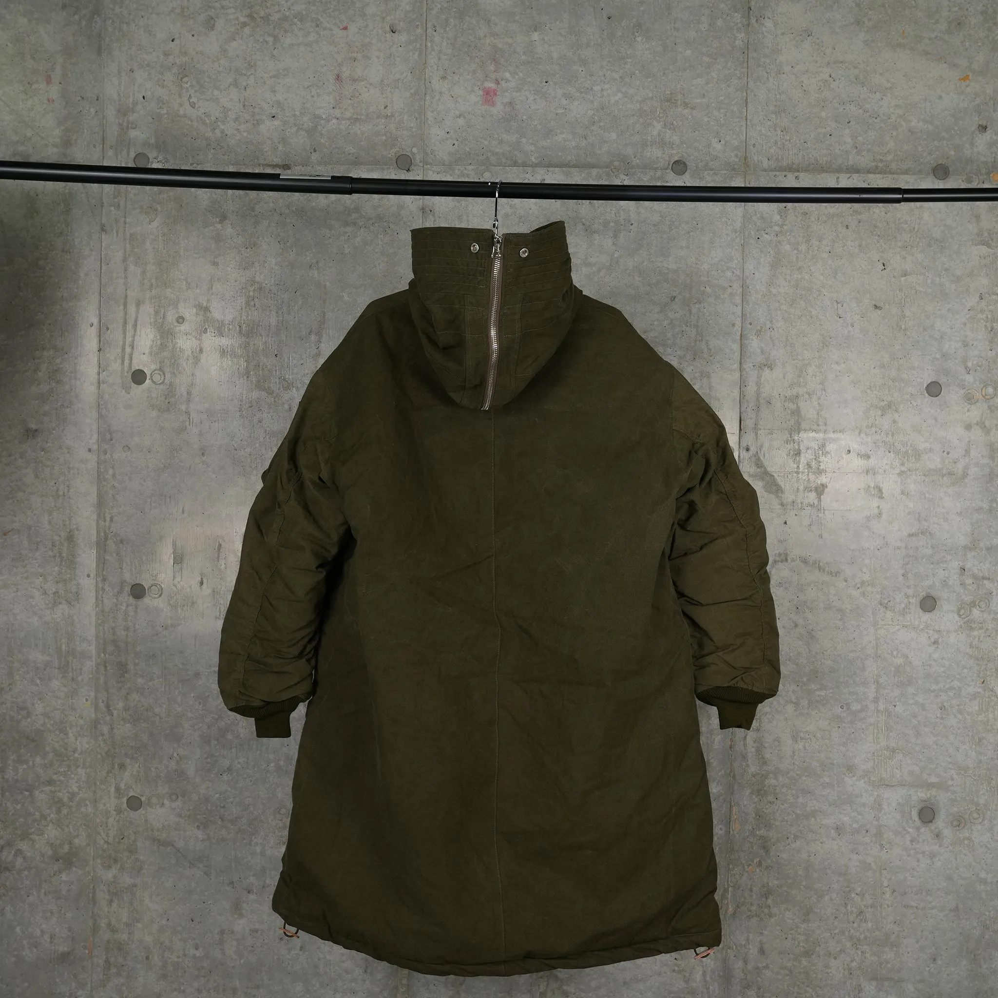 HOODED DOWN COAT / KHAKI