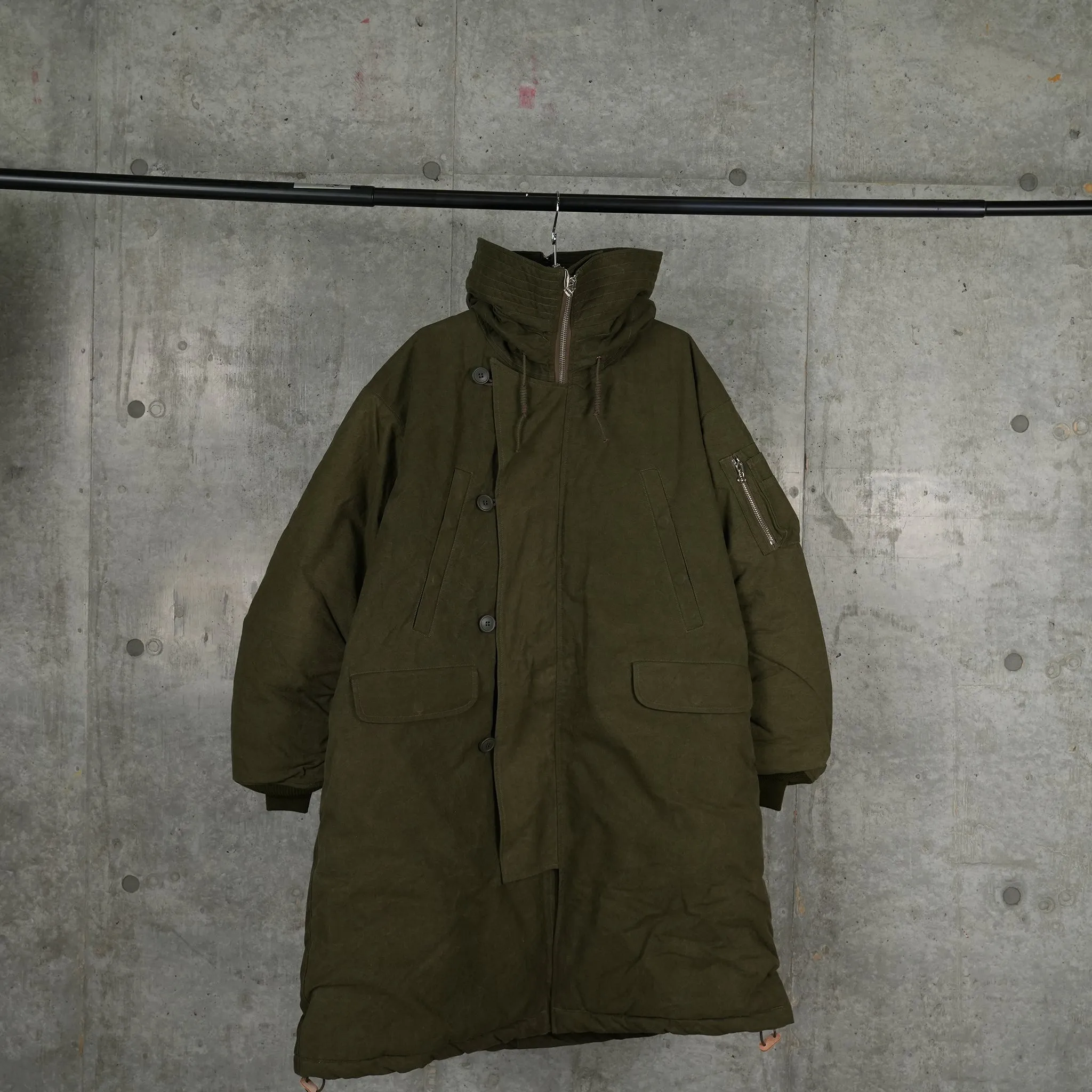 HOODED DOWN COAT / KHAKI